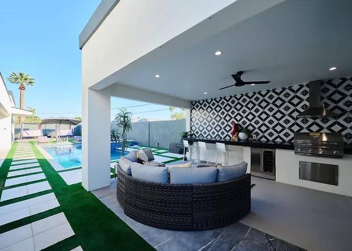 Havana - Walk To Old Town - Heated Pool & Holiday home Scottsdale